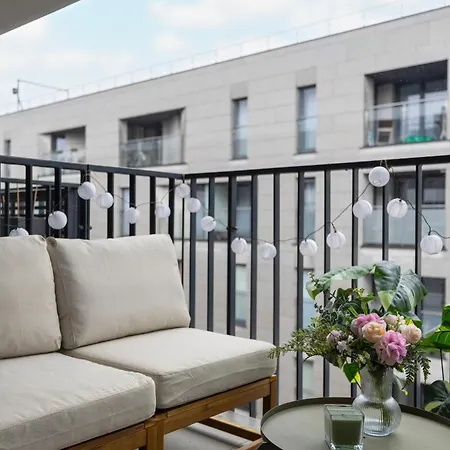 Slusarska Modern With Balcony & Parking Cracow Zablocie By Renters Prestige Apartment Krakau
