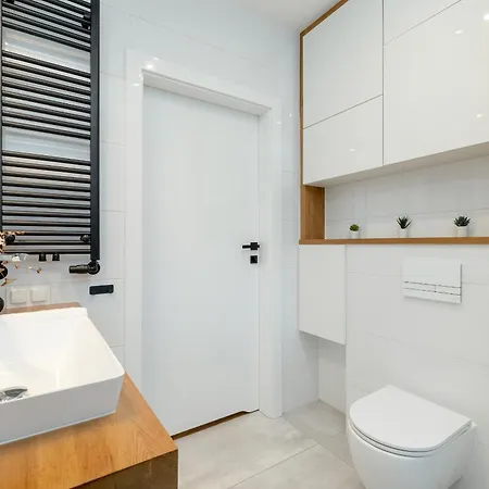 Slusarska Modern With Balcony & Parking Cracow Zablocie By Renters Prestige Apartment Krakau