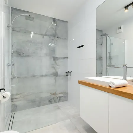 Daire Slusarska Modern With Balcony & Parking Cracow Zablocie By Renters Prestige *