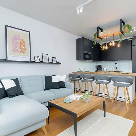 Slusarska Modern With Balcony & Parking Cracow Zablocie By Renters Prestige Krakow