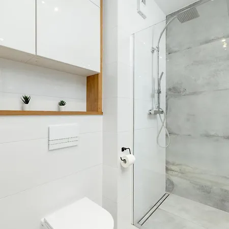 Slusarska Modern With Balcony & Parking Cracow Zablocie By Renters Prestige