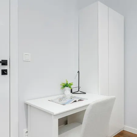 Slusarska Modern With Balcony & Parking Cracow Zablocie By Renters Prestige Apartment