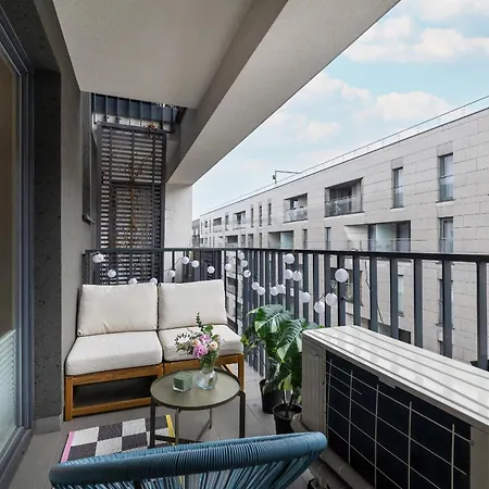 Daire Slusarska Modern With Balcony & Parking Cracow Zablocie By Renters Prestige *