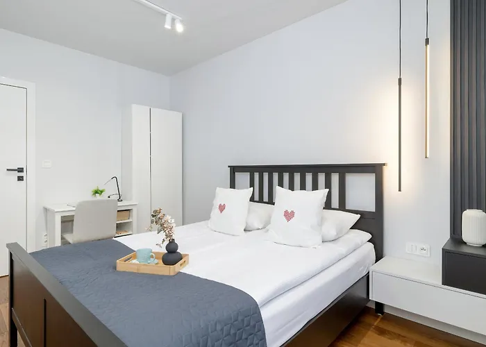 Slusarska Modern With Balcony & Parking Cracow Zablocie By Renters Prestige 克拉科夫